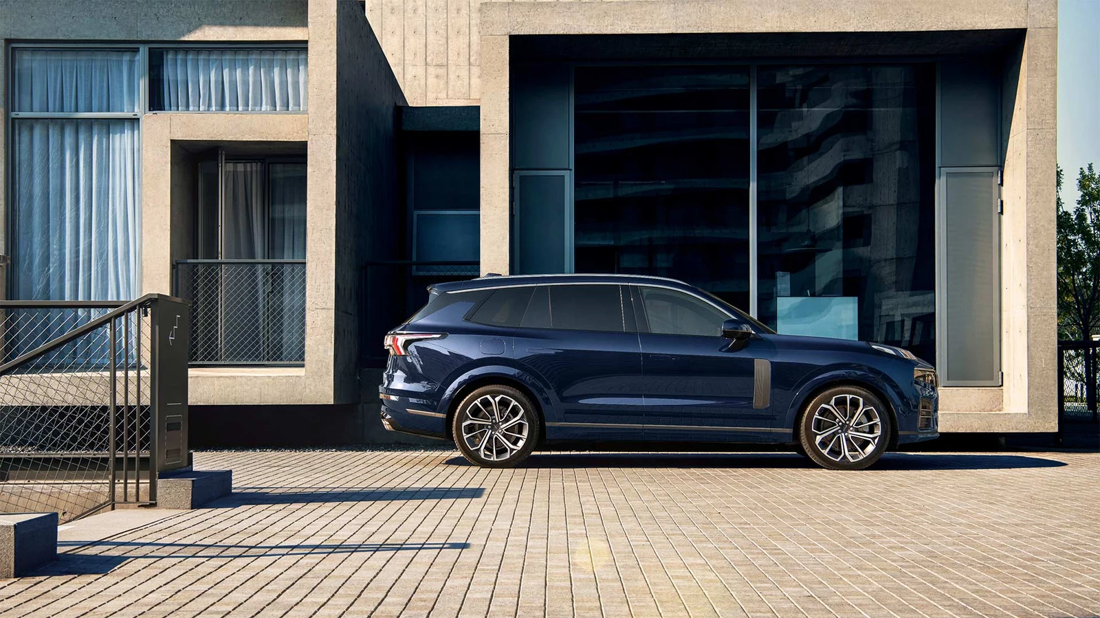 Lynk & Co 09 MHEV, официальный вид автомобиля